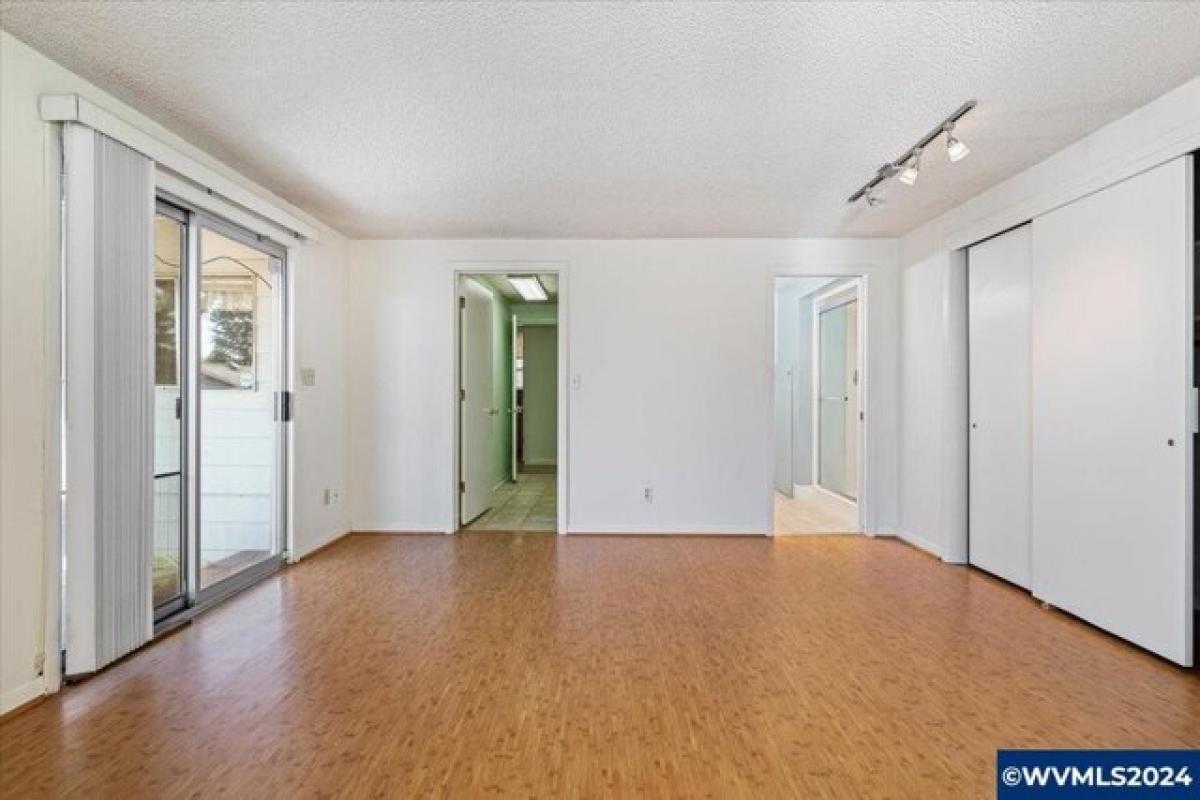 Picture of Home For Sale in Salem, Oregon, United States