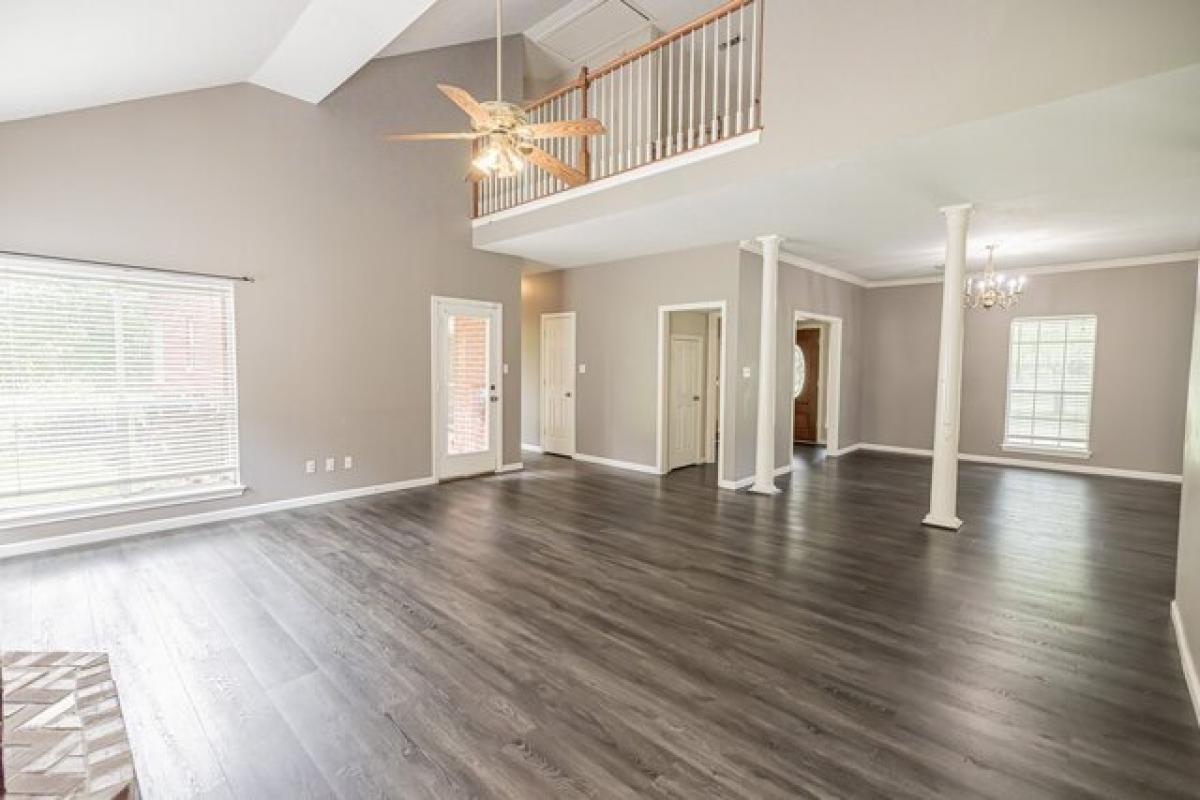 Picture of Home For Sale in Dayton, Texas, United States