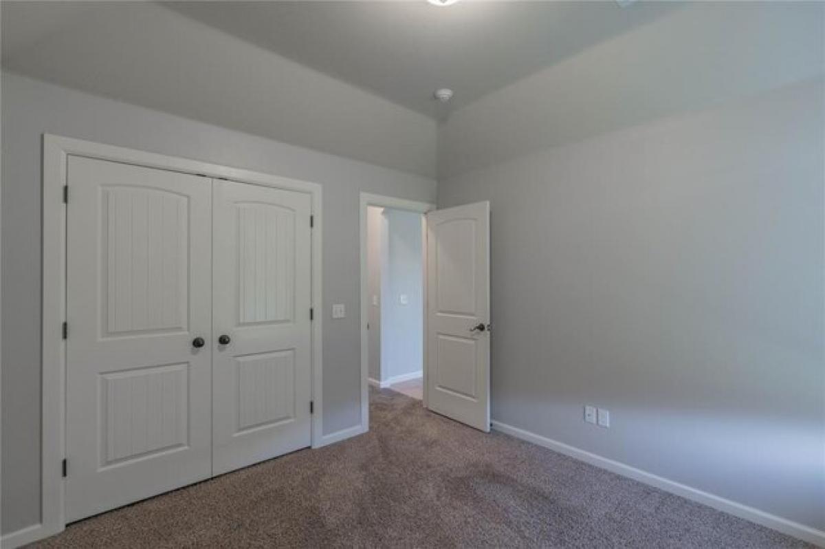 Picture of Home For Sale in Yukon, Oklahoma, United States