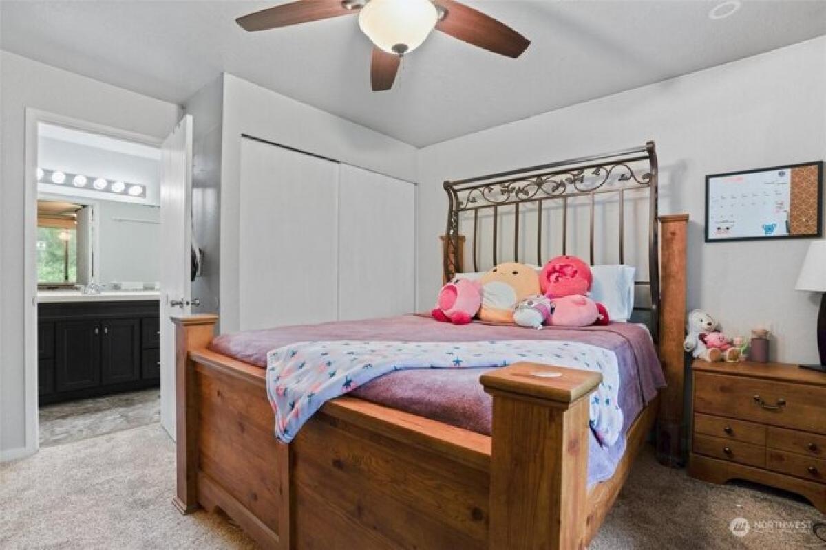 Picture of Home For Sale in Bremerton, Washington, United States