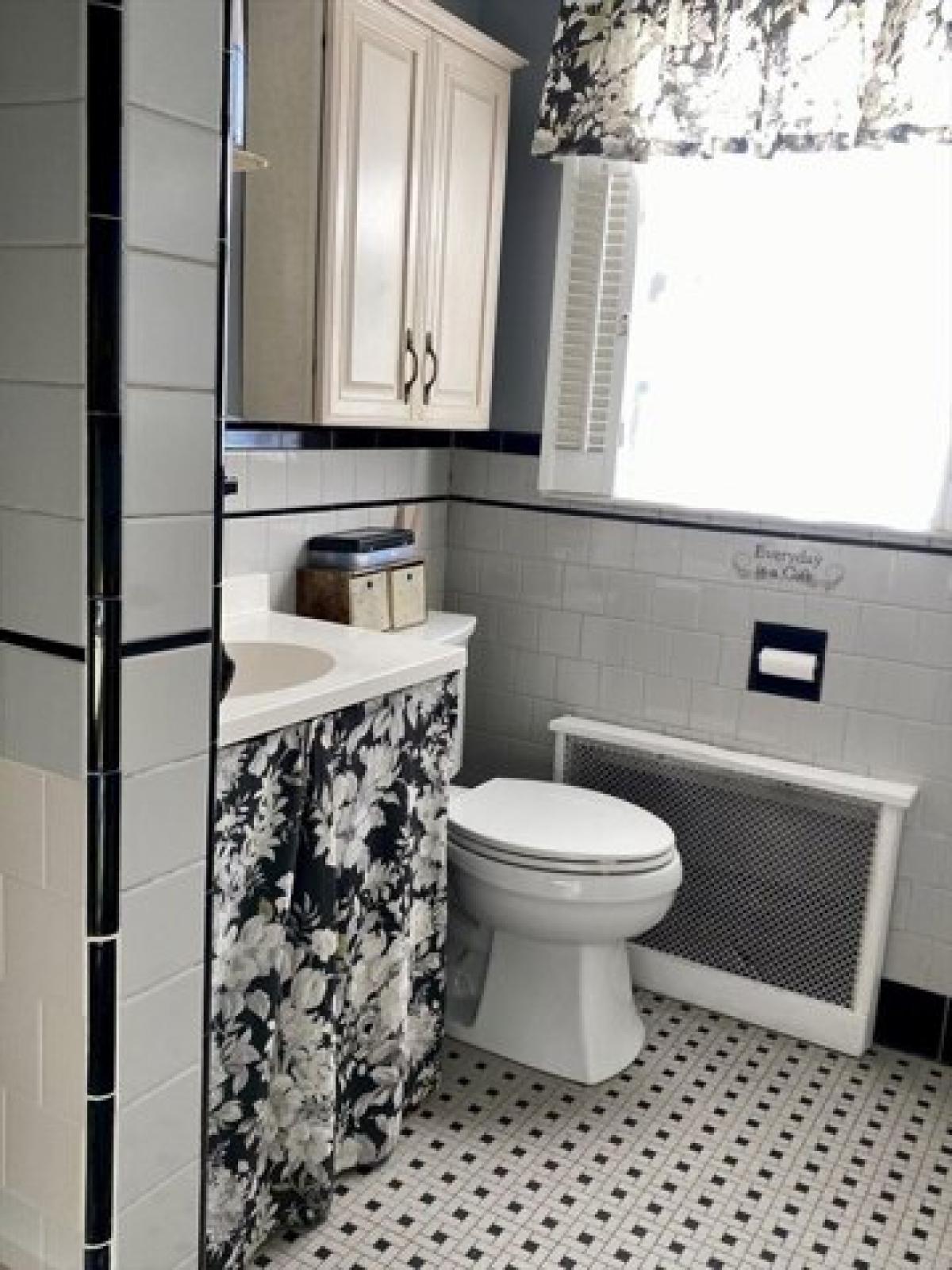 Picture of Home For Sale in Hingham, Massachusetts, United States