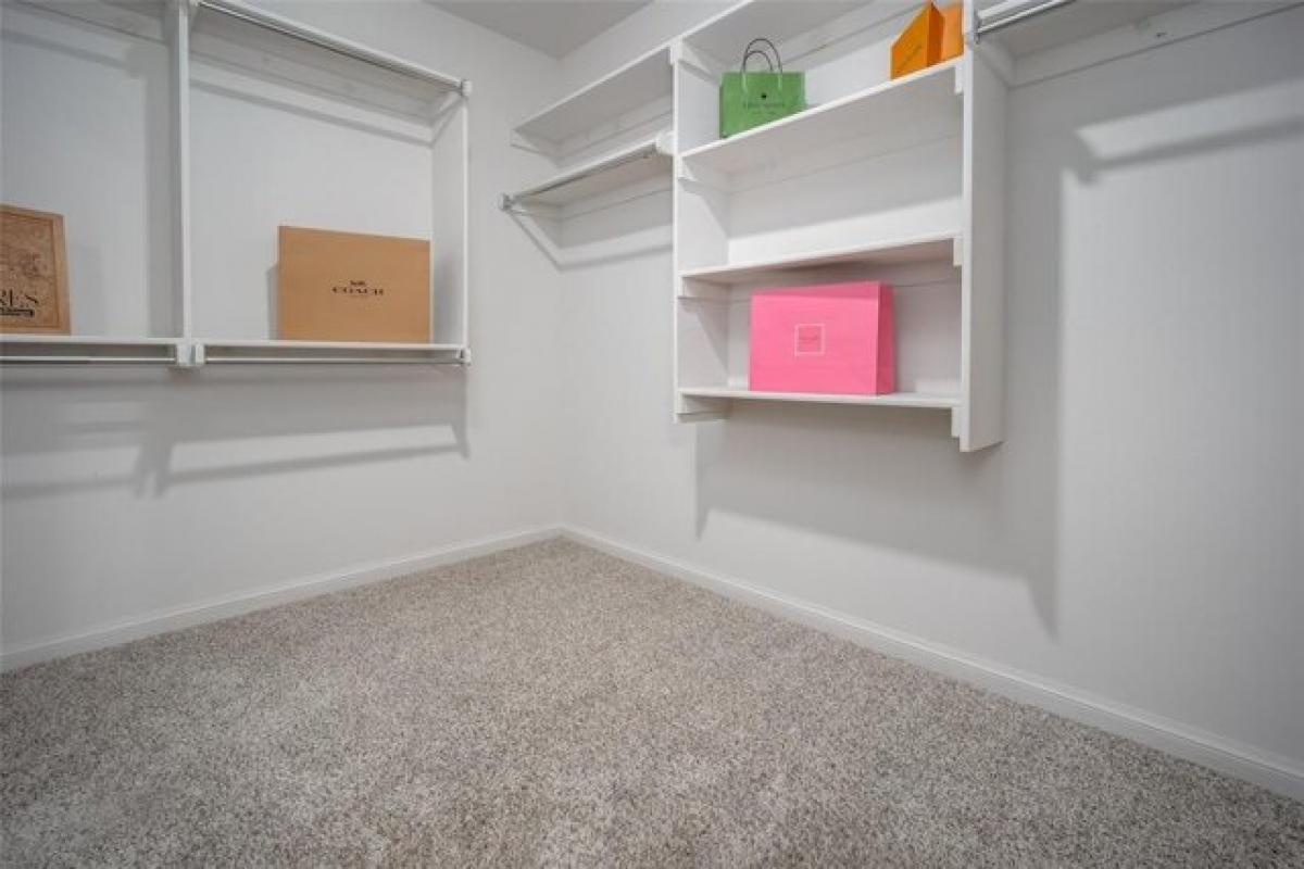 Picture of Home For Sale in Norman, Oklahoma, United States