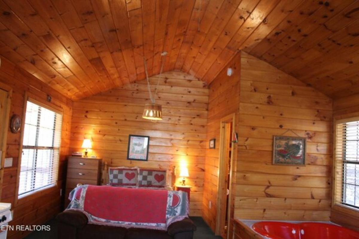 Picture of Home For Sale in Sevierville, Tennessee, United States