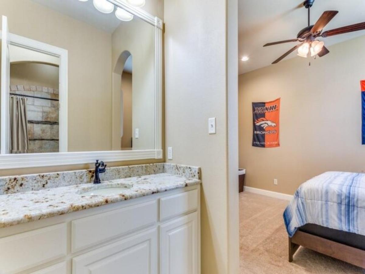 Picture of Home For Sale in Aledo, Texas, United States