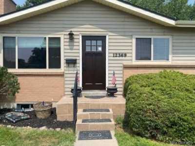 Home For Sale in Lakewood, Colorado