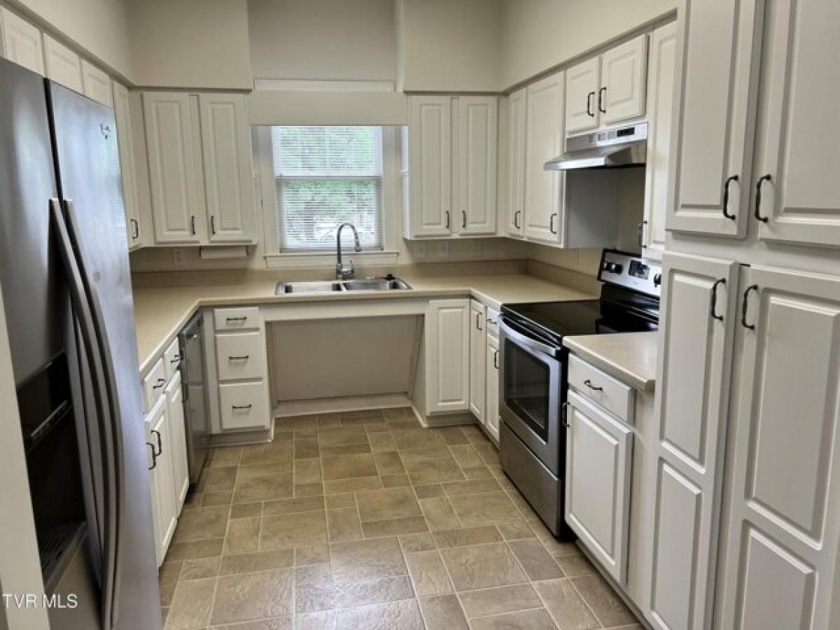 Picture of Home For Sale in Johnson City, Tennessee, United States