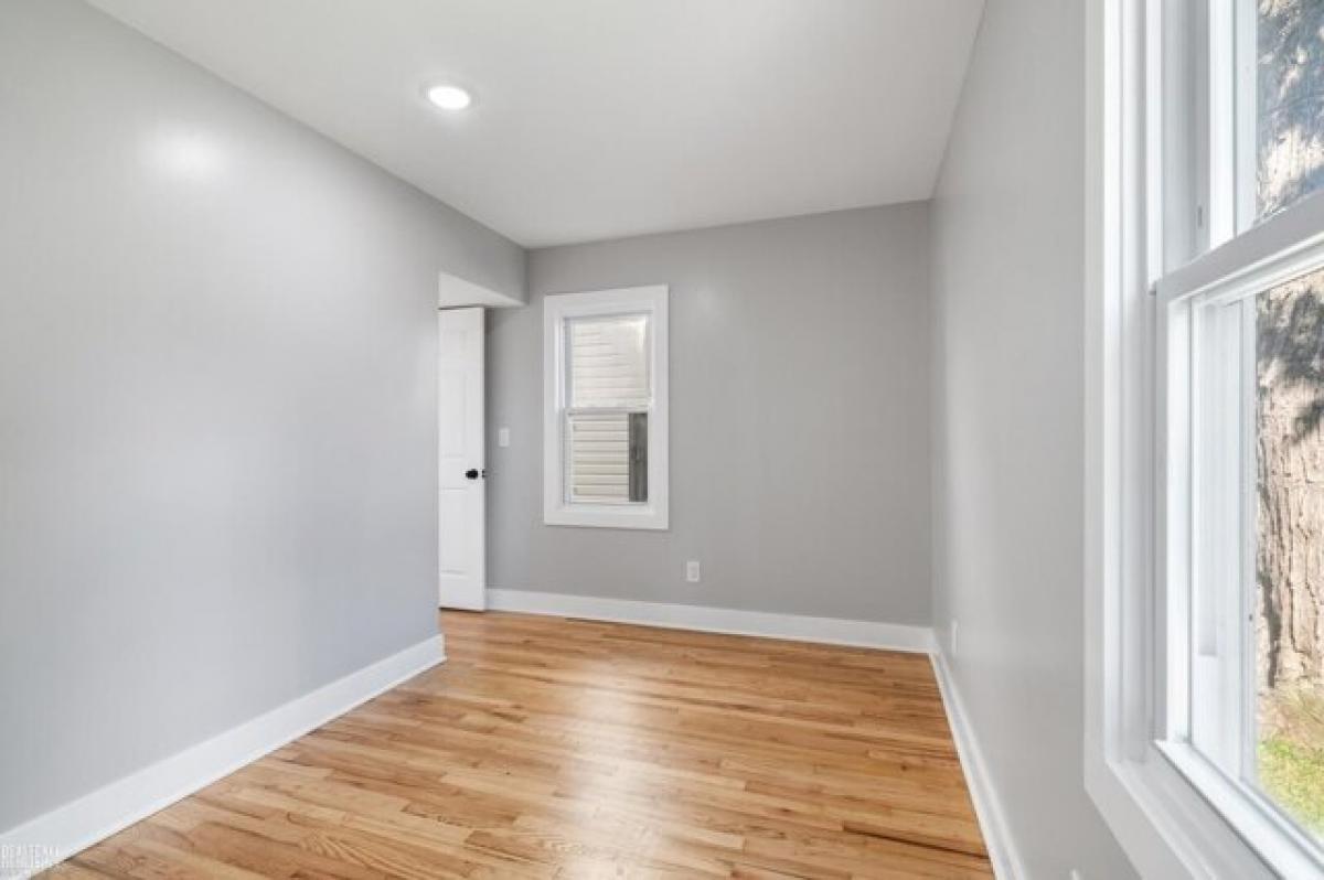 Picture of Home For Sale in Royal Oak, Michigan, United States