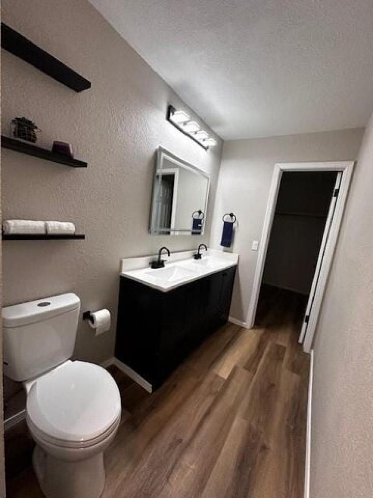 Picture of Home For Sale in Edmond, Oklahoma, United States