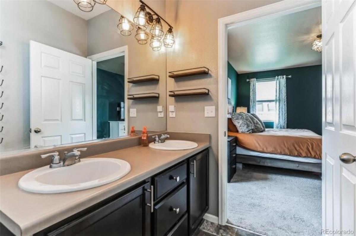 Picture of Home For Sale in Wellington, Colorado, United States