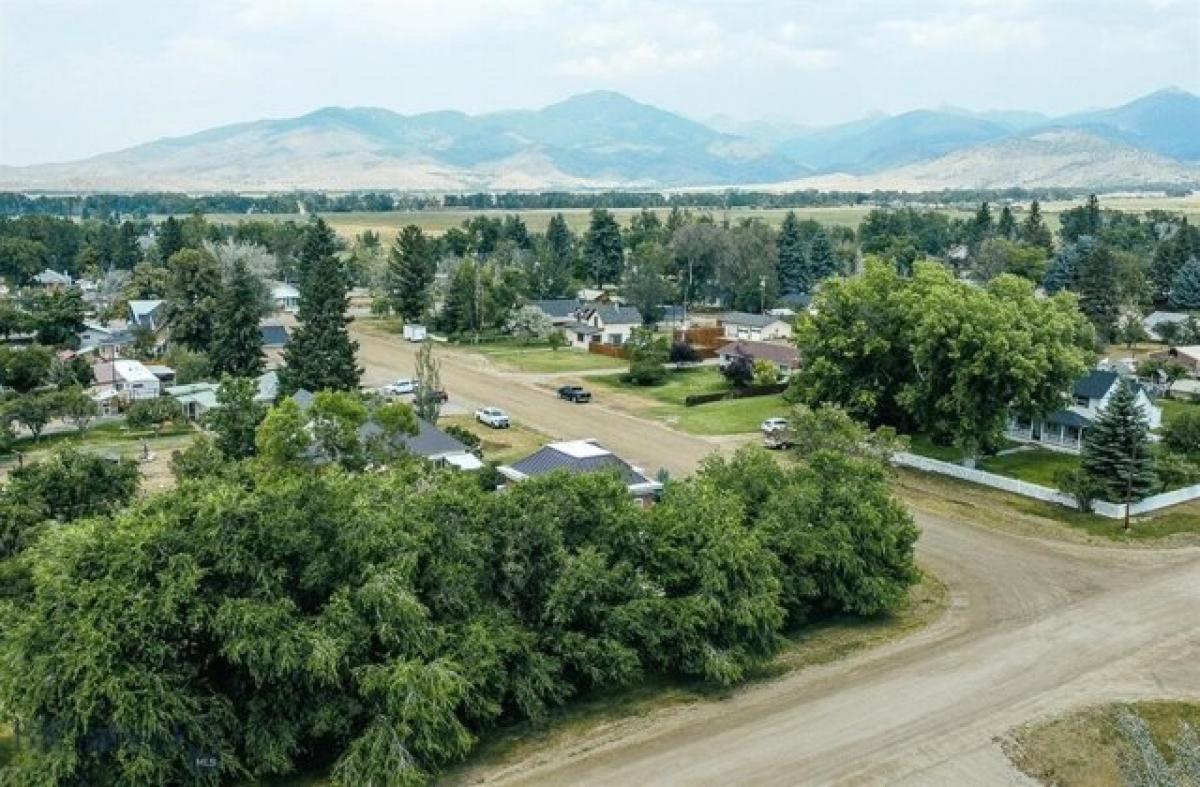 Picture of Home For Sale in Sheridan, Montana, United States