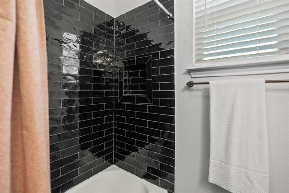 Picture of Home For Sale in Leander, Texas, United States