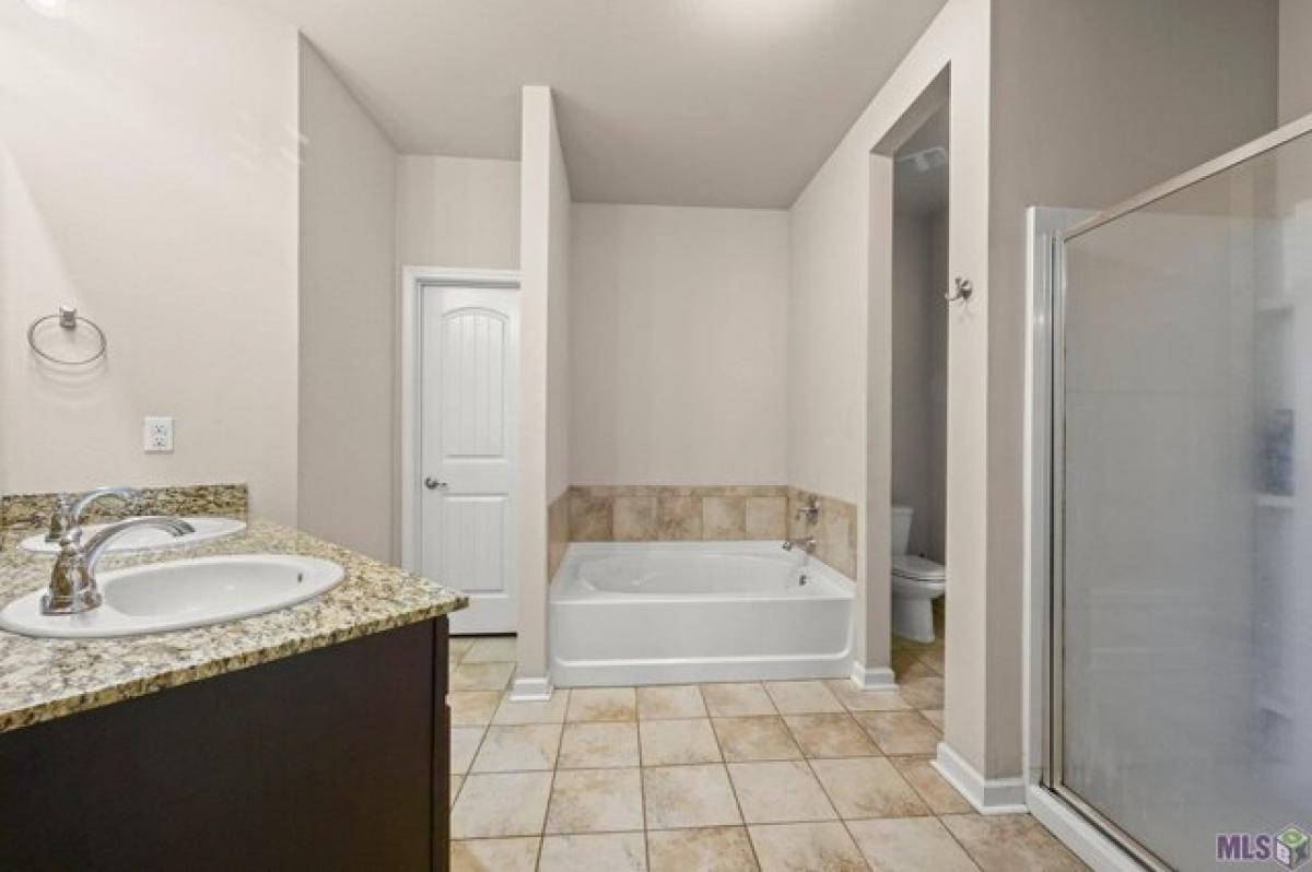 Picture of Home For Sale in Denham Springs, Louisiana, United States