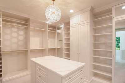 Home For Sale in Glen Head, New York