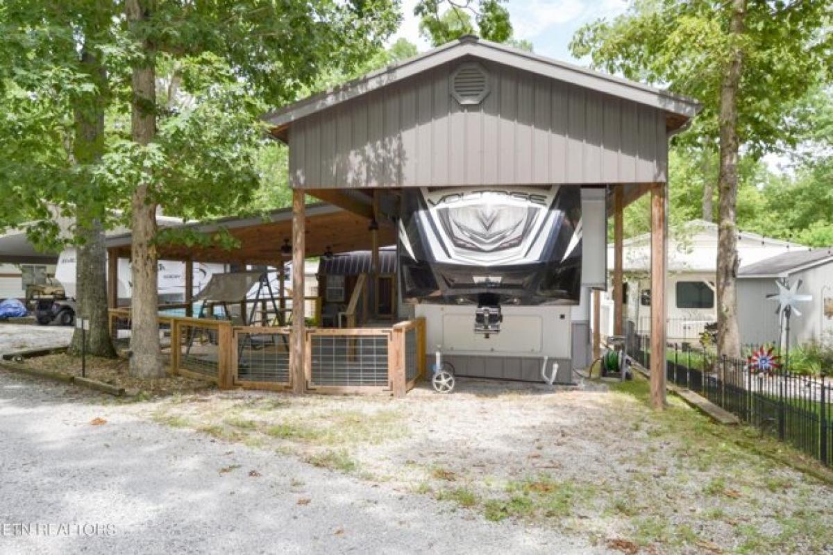 Picture of Home For Sale in Crossville, Tennessee, United States