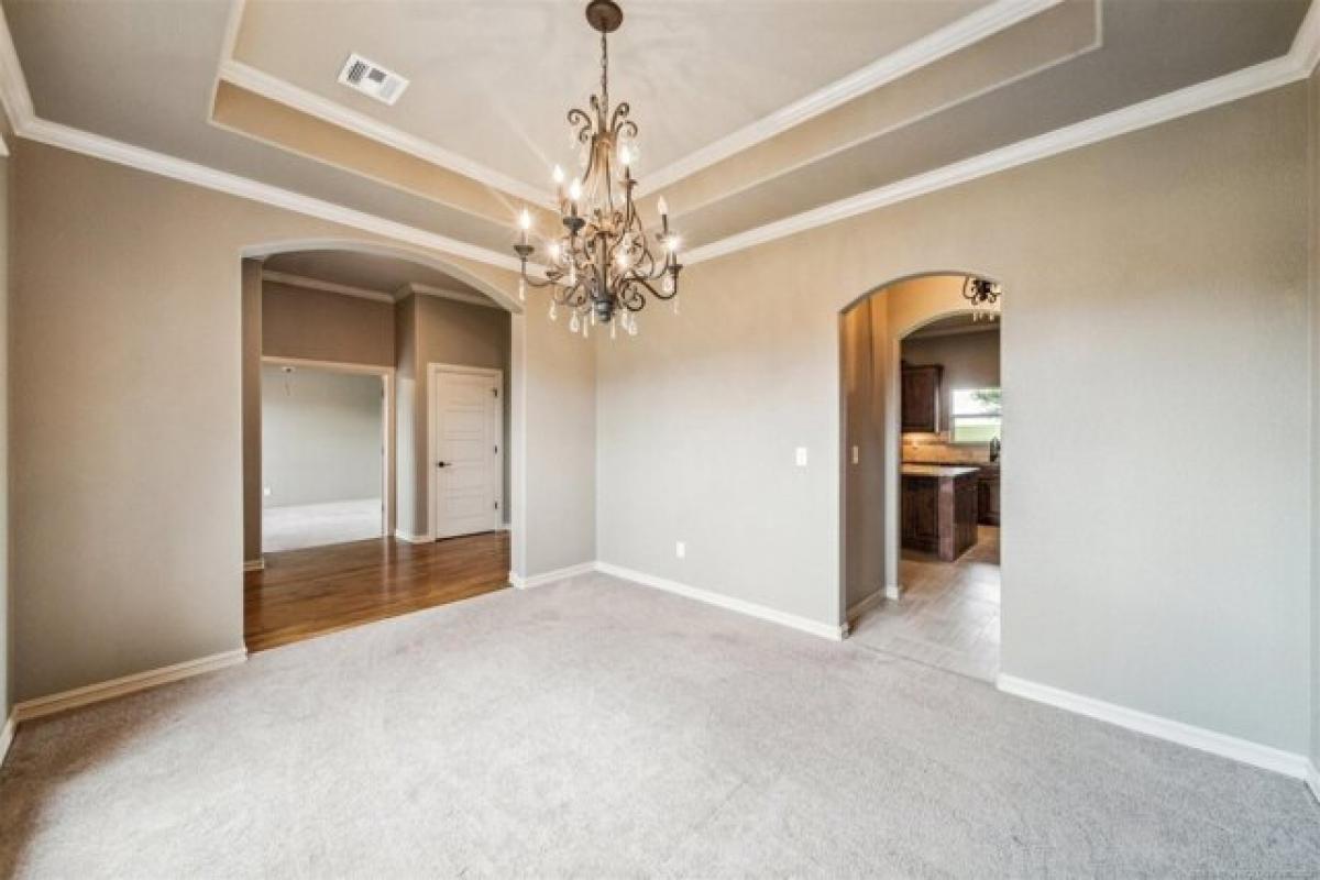 Picture of Home For Sale in Broken Arrow, Oklahoma, United States