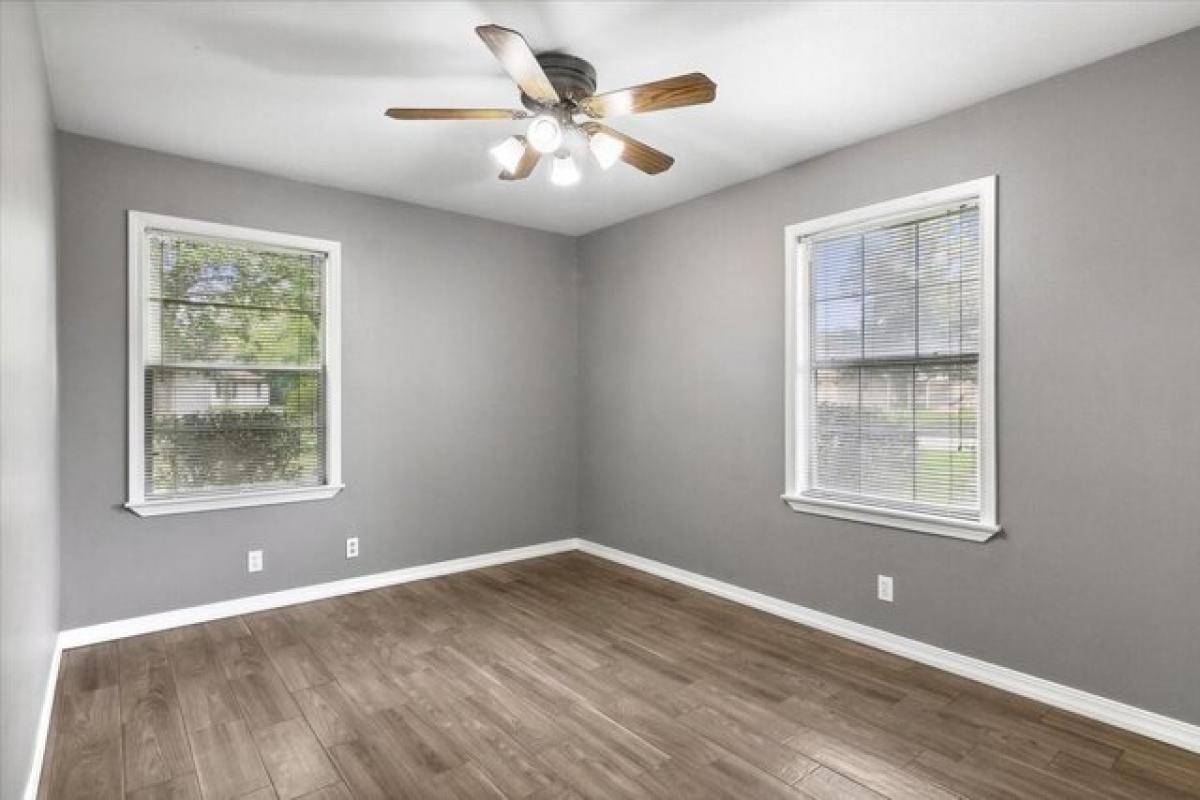 Picture of Home For Sale in Orange, Texas, United States