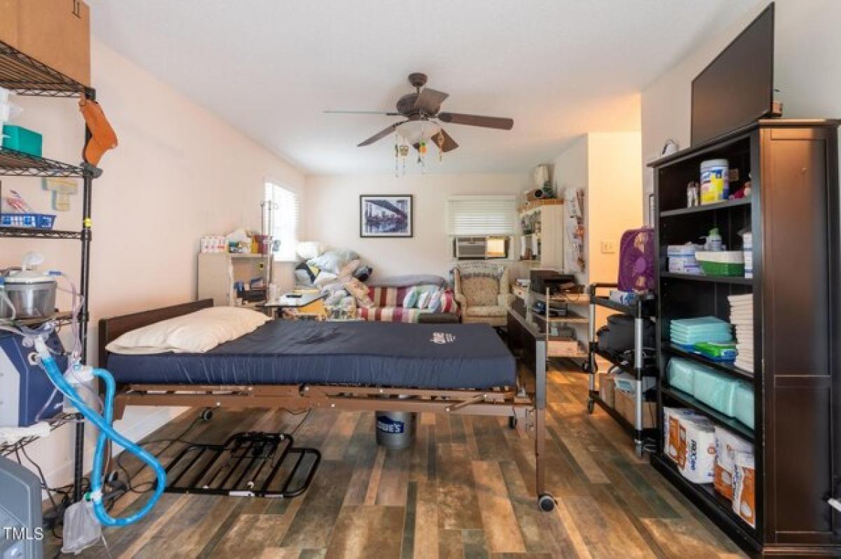 Picture of Home For Sale in Louisburg, North Carolina, United States