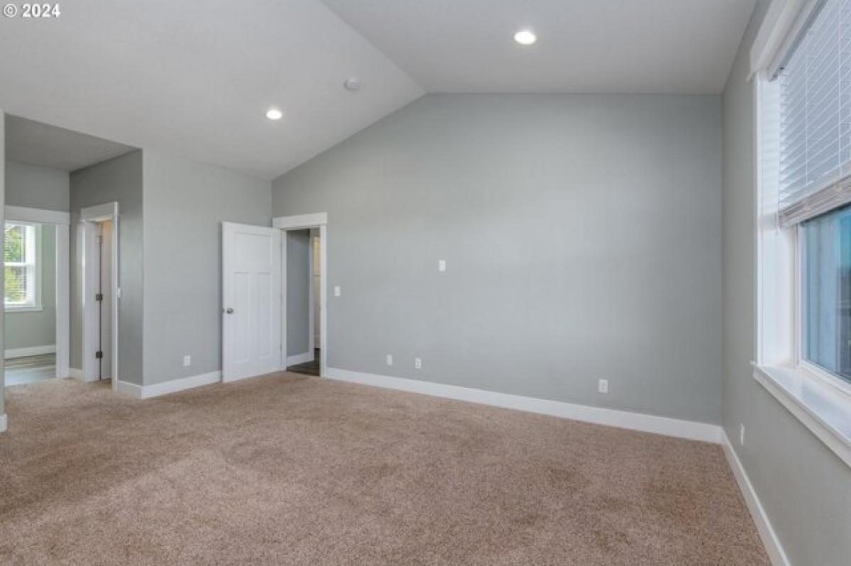 Picture of Home For Sale in Lincoln City, Oregon, United States