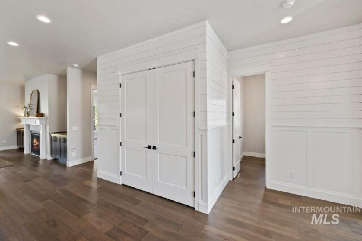 Picture of Home For Sale in Eagle, Idaho, United States