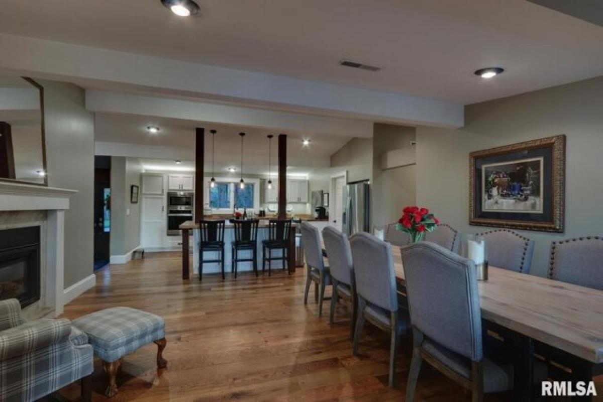 Picture of Home For Sale in Quincy, Illinois, United States