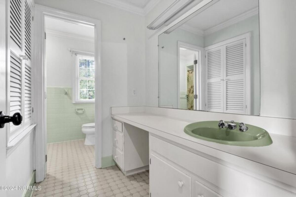 Picture of Home For Sale in Jacksonville, North Carolina, United States