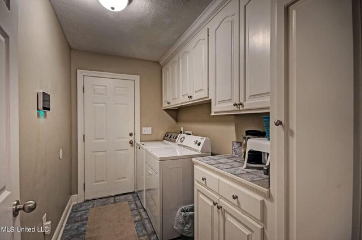 Picture of Home For Sale in Brandon, Mississippi, United States