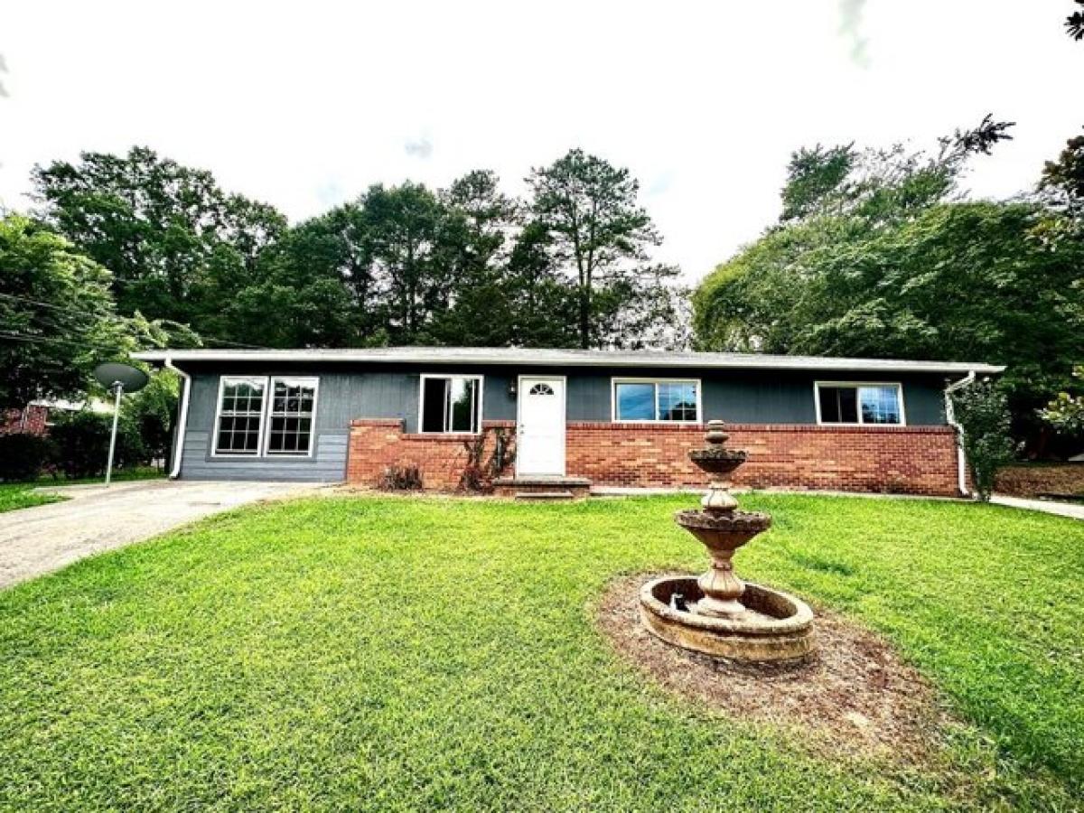 Picture of Home For Sale in Dalton, Georgia, United States