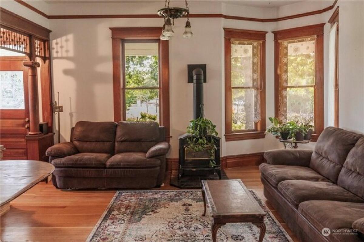 Picture of Home For Sale in Milton Freewater, Oregon, United States