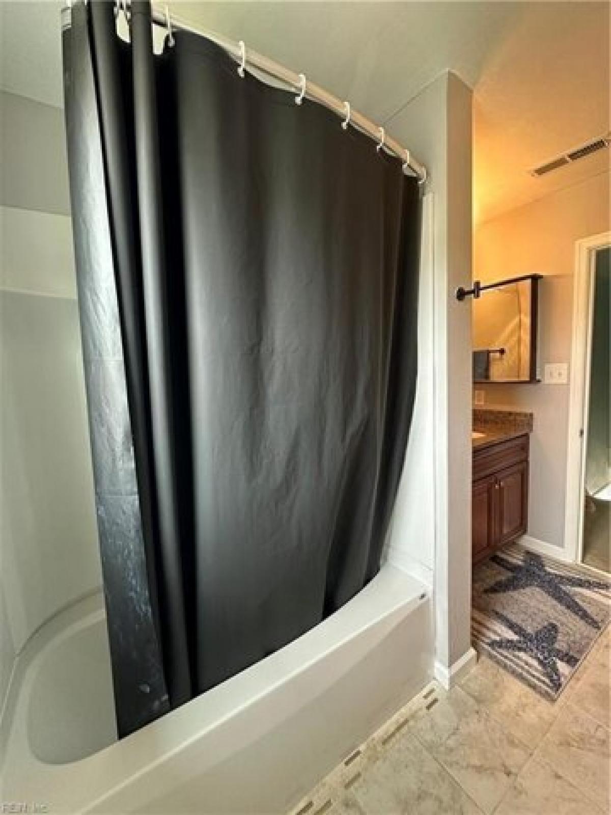 Picture of Home For Sale in Virginia Beach, Virginia, United States