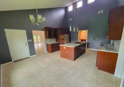 Home For Sale in Dickinson, Texas