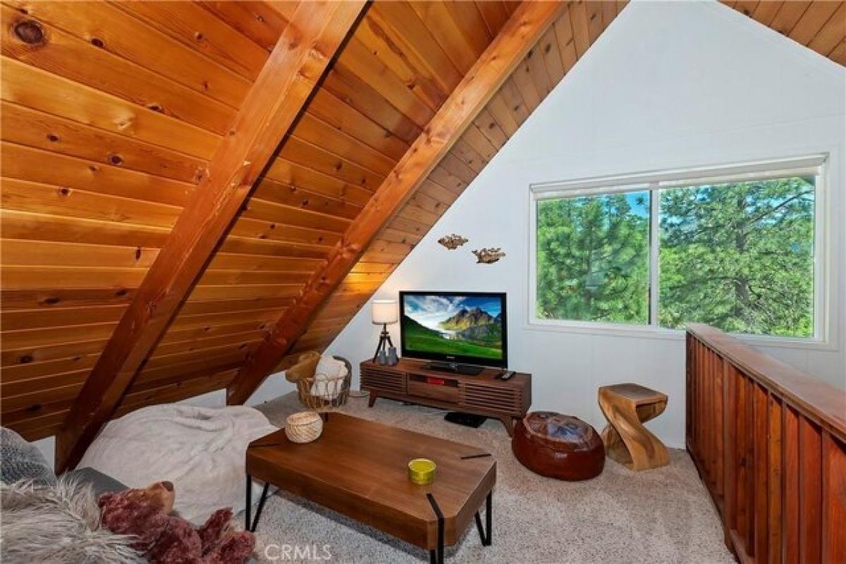 Picture of Home For Sale in Big Bear City, California, United States