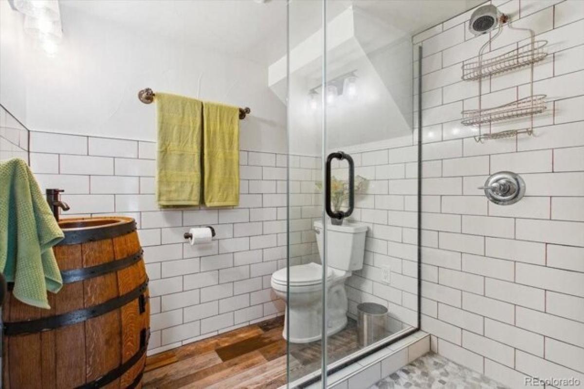 Picture of Home For Sale in Golden, Colorado, United States