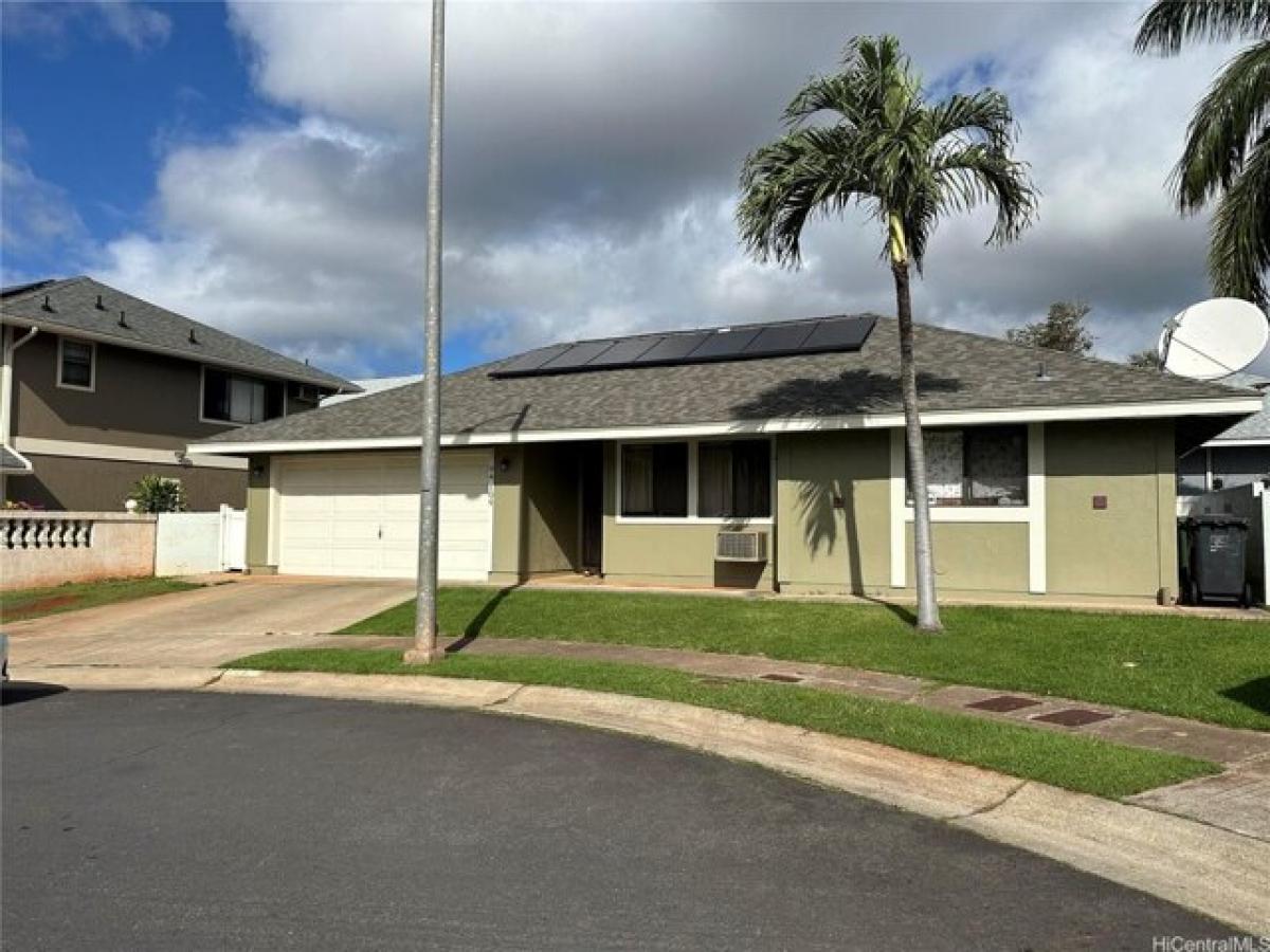 Picture of Home For Sale in Waipahu, Hawaii, United States