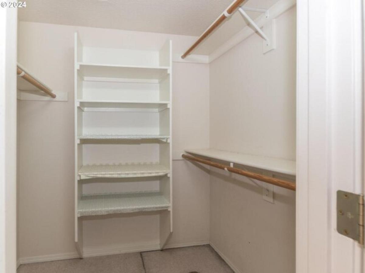 Picture of Home For Sale in Gresham, Oregon, United States