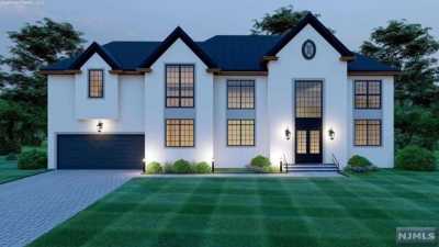 Home For Sale in Closter, New Jersey