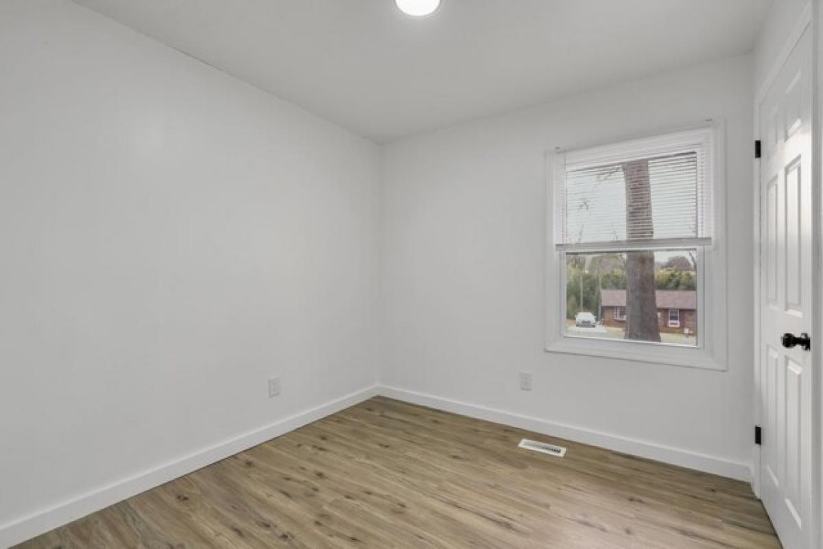 Picture of Home For Sale in Gaffney, South Carolina, United States