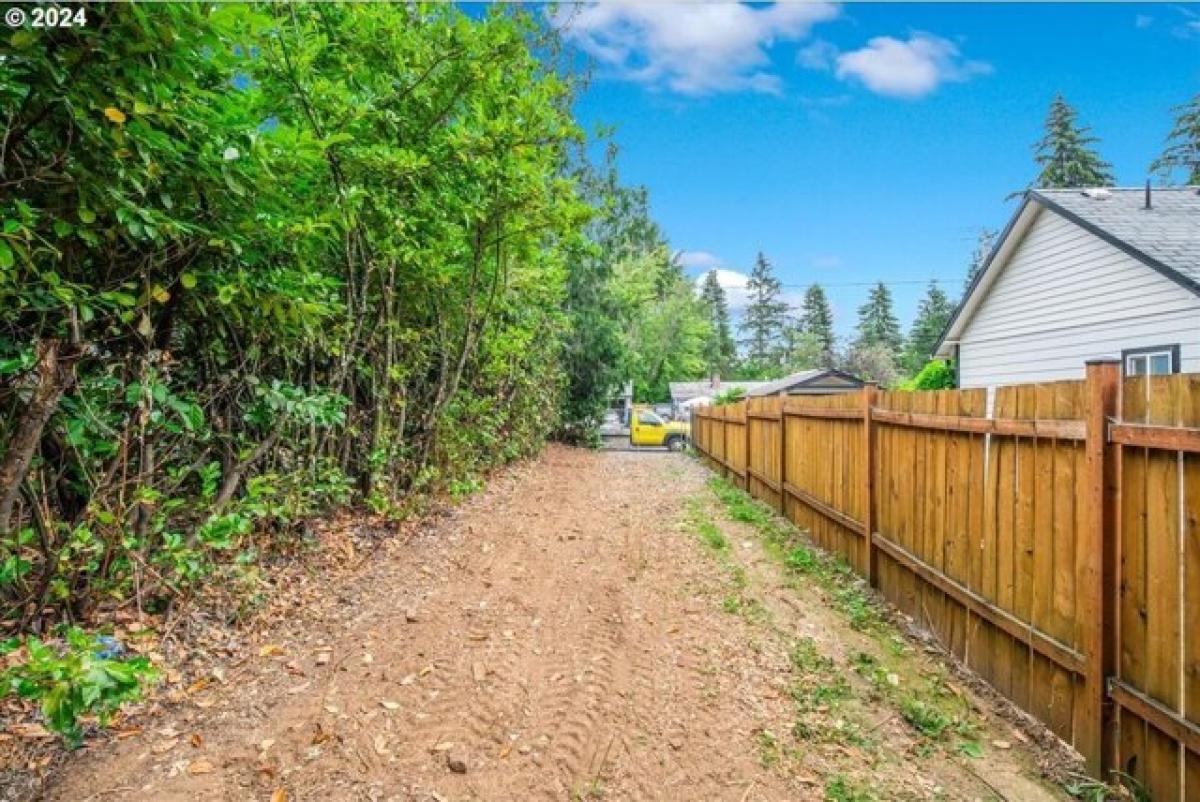 Picture of Residential Land For Sale in Portland, Oregon, United States