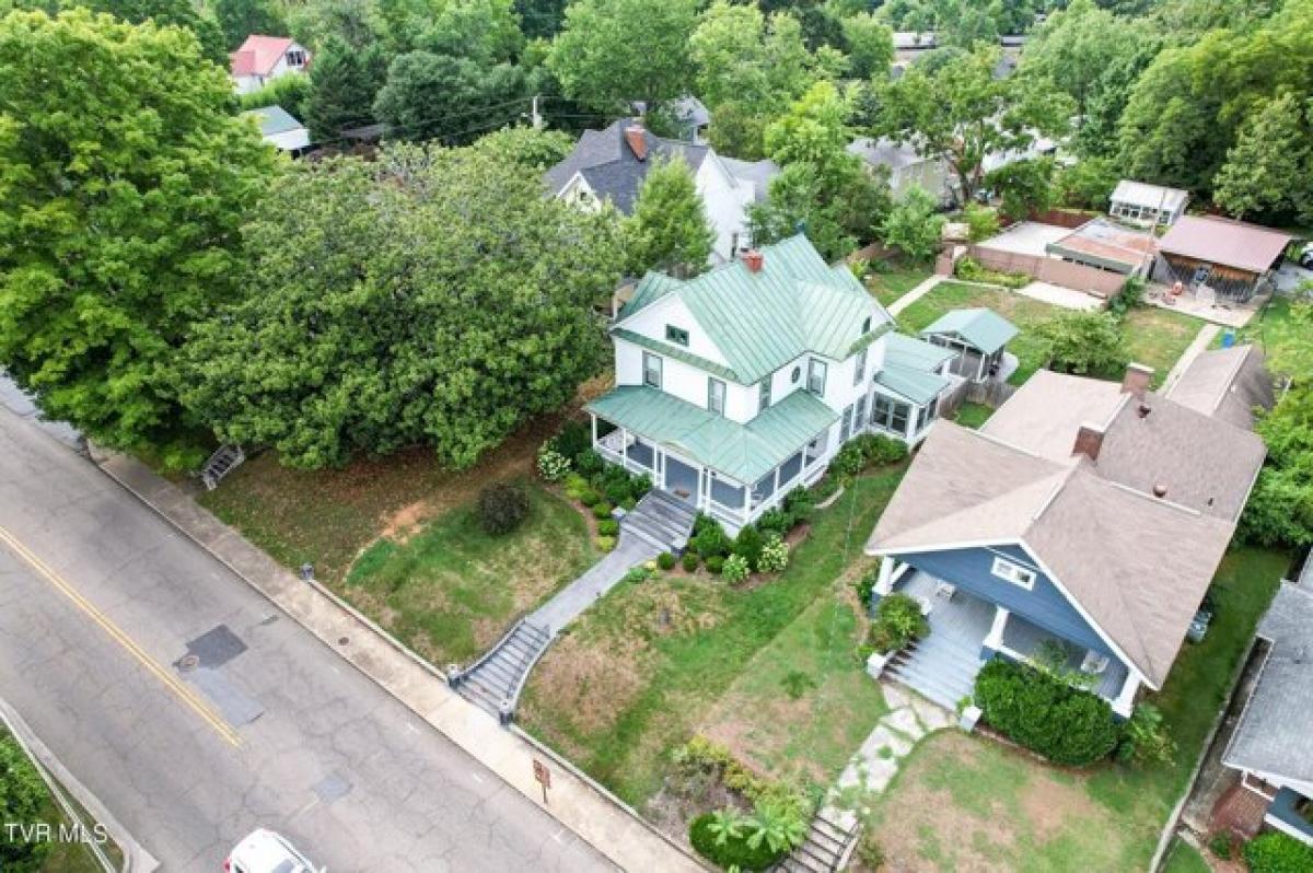 Picture of Home For Sale in Greeneville, Tennessee, United States