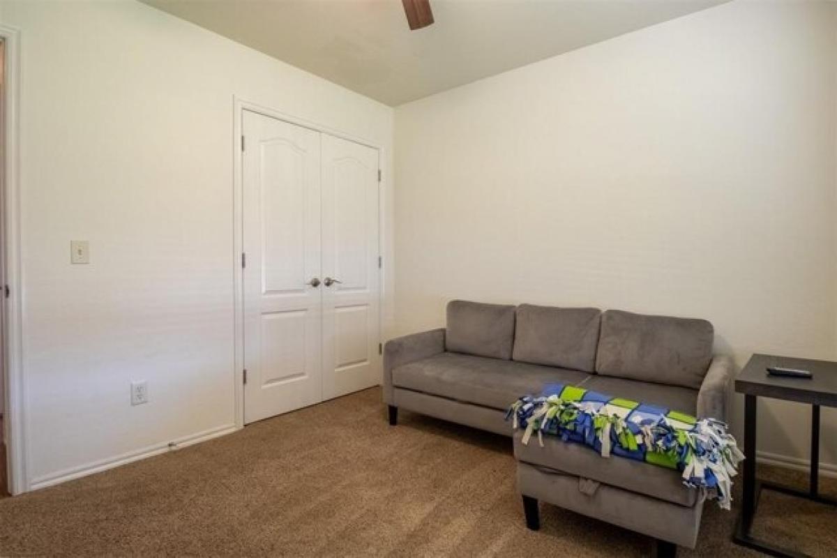 Picture of Home For Sale in Moore, Oklahoma, United States