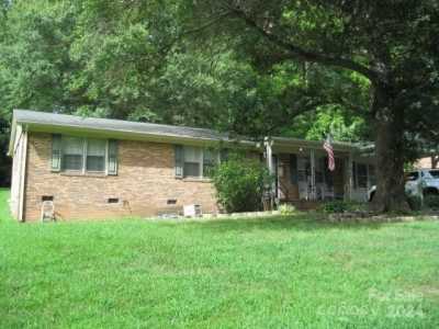 Home For Sale in Gastonia, North Carolina