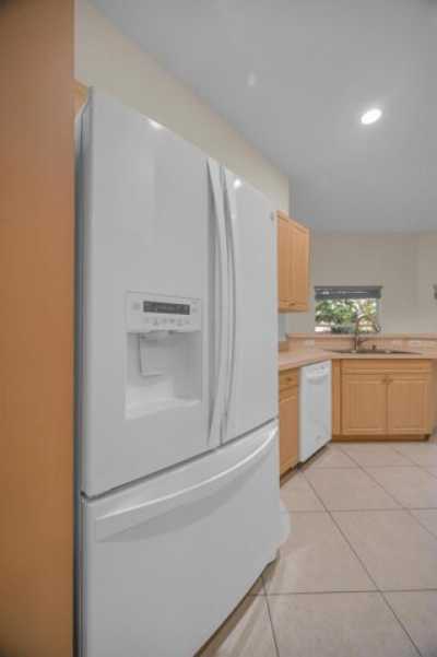 Home For Sale in Port Saint Lucie, Florida