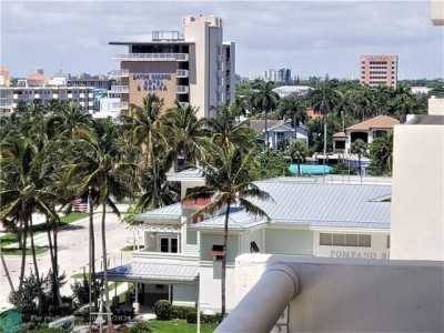 Home For Sale in Pompano Beach, Florida