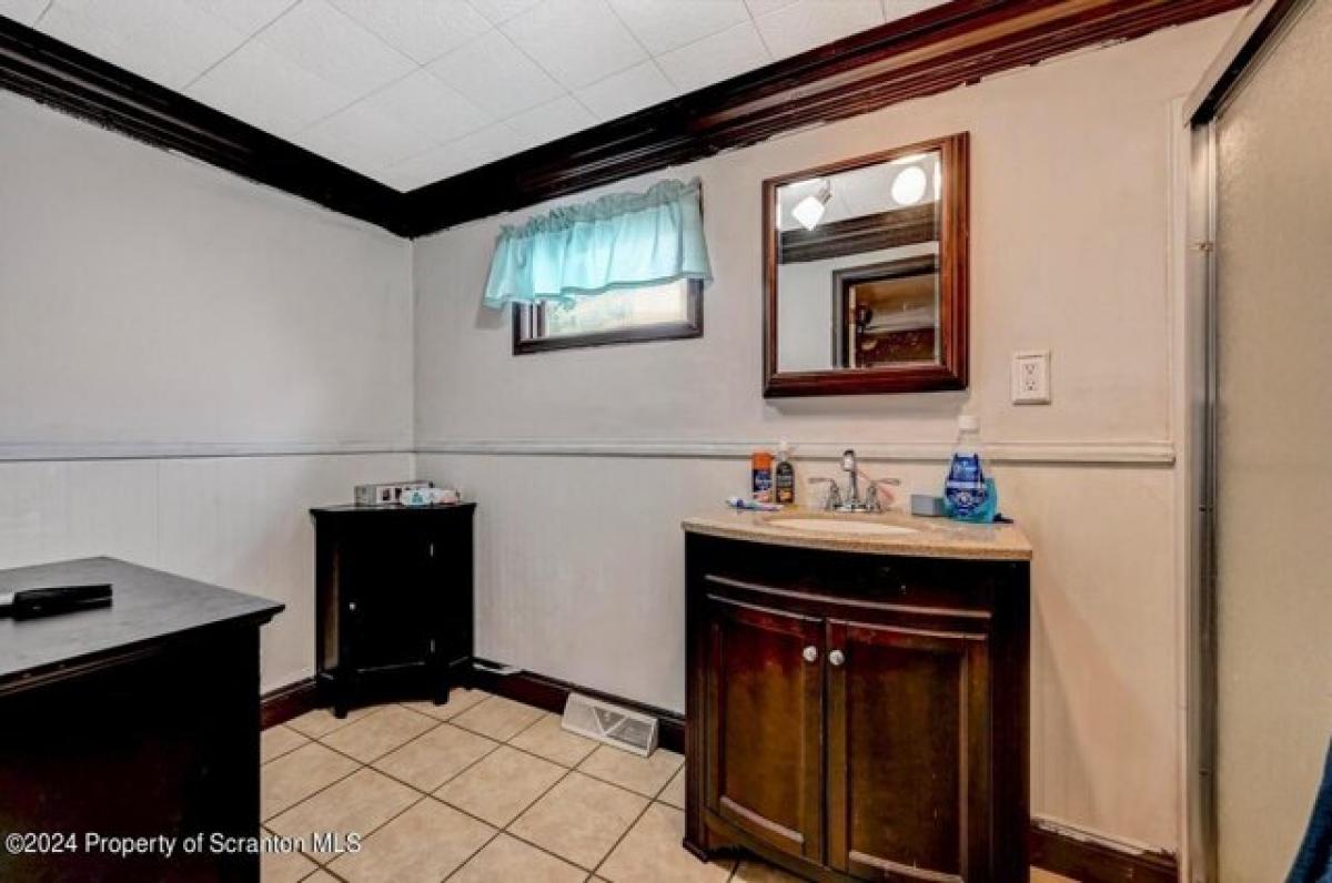 Picture of Home For Sale in Scranton, Pennsylvania, United States