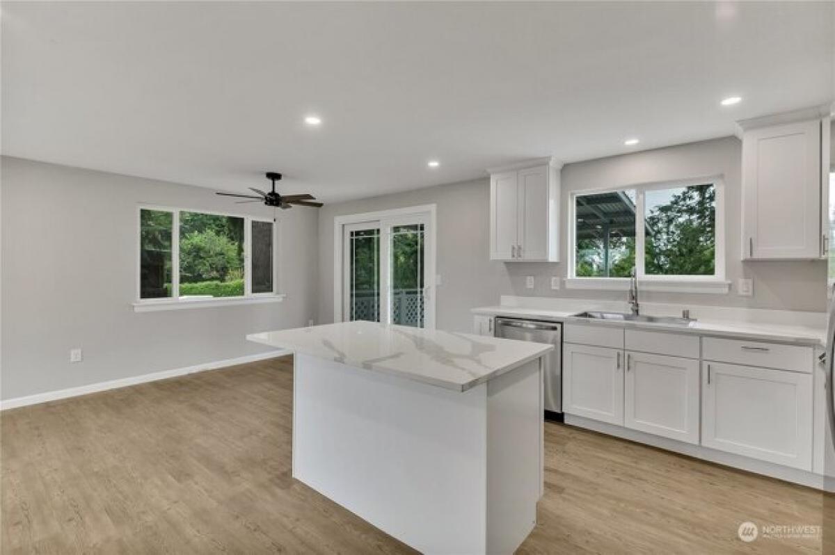 Picture of Home For Sale in Tacoma, Washington, United States