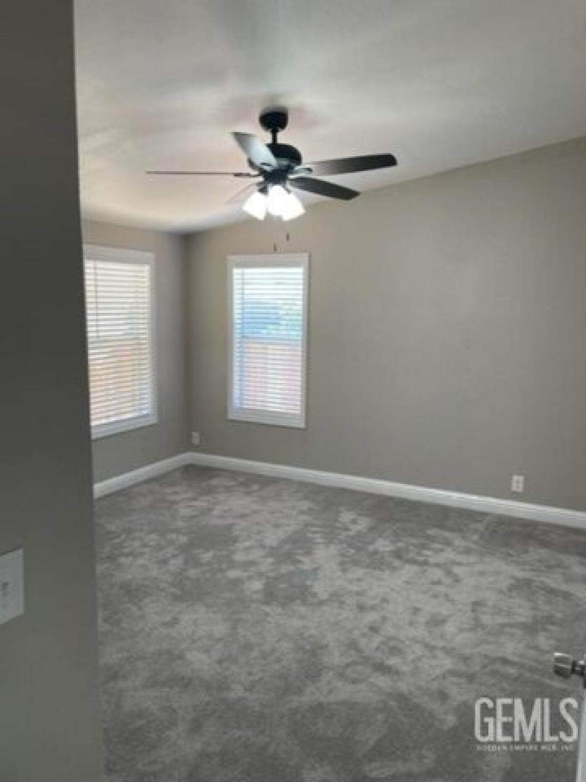 Picture of Home For Sale in Bakersfield, California, United States