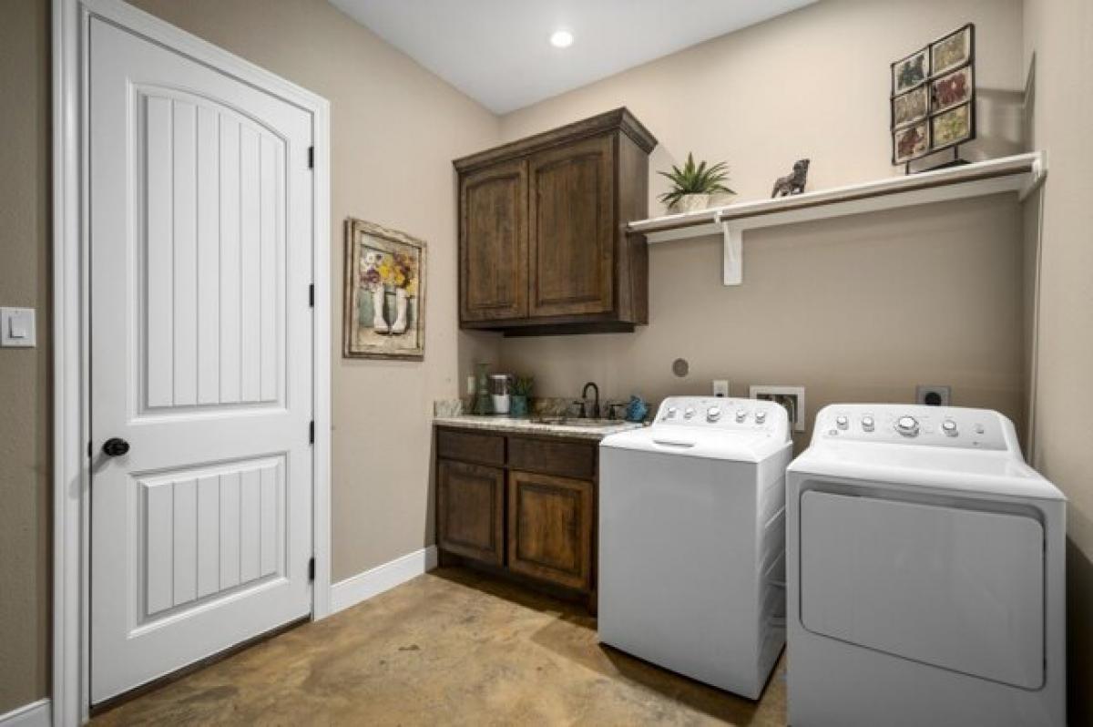 Picture of Home For Sale in Conroe, Texas, United States