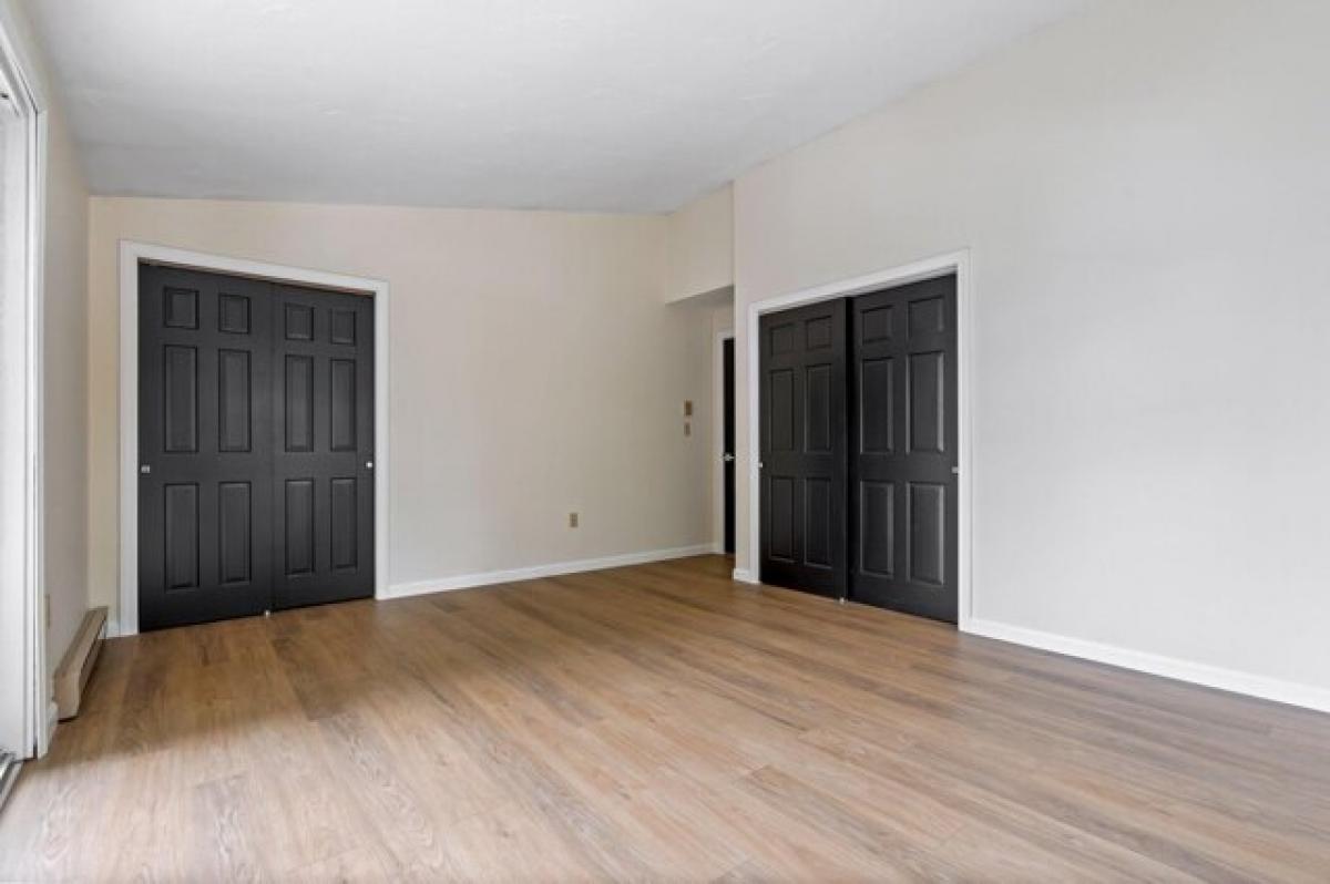 Picture of Home For Sale in Laconia, New Hampshire, United States