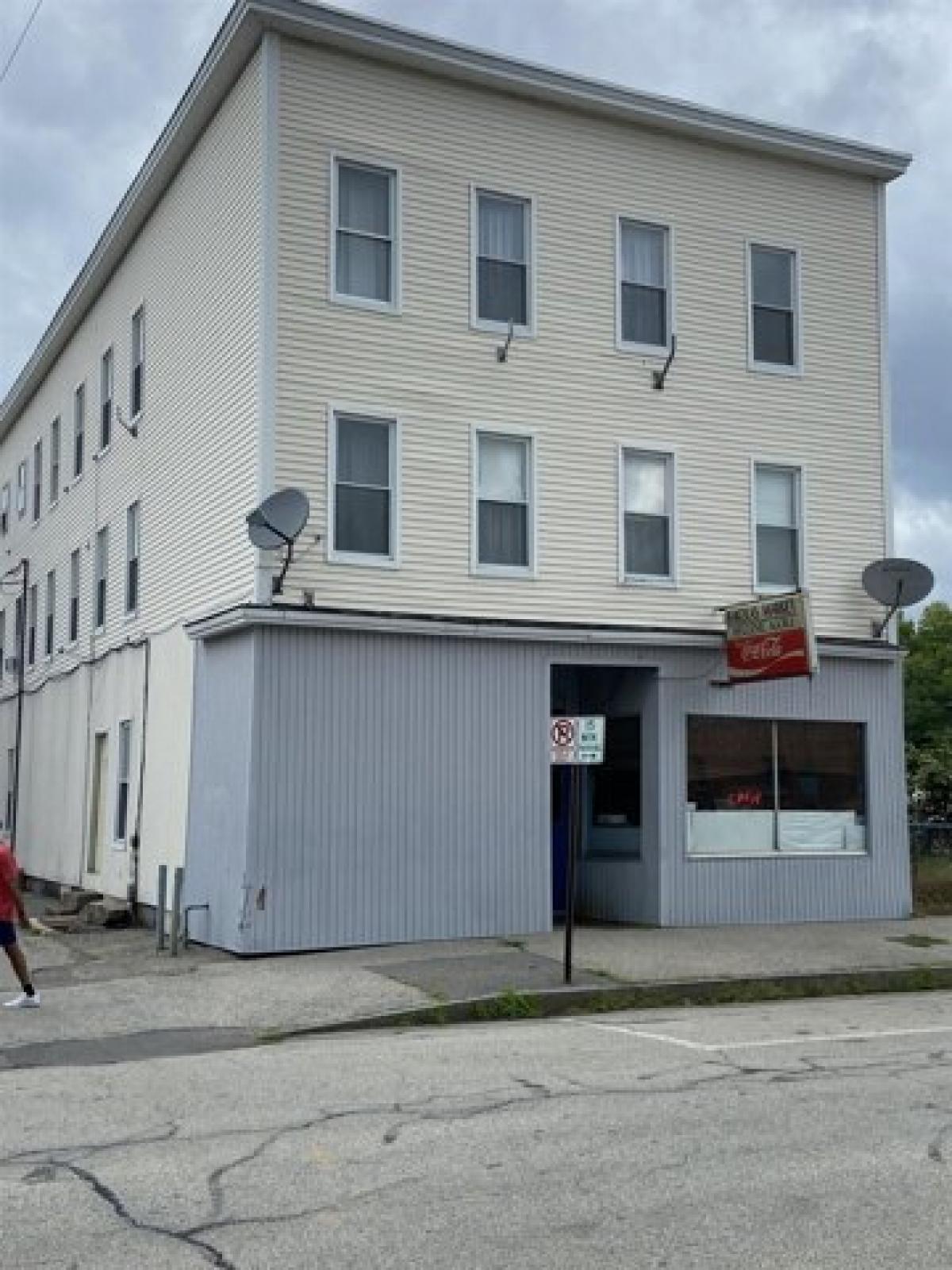 Picture of Home For Sale in Manchester, New Hampshire, United States