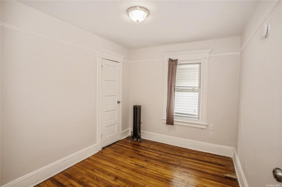 Picture of Home For Sale in Jamaica, New York, United States