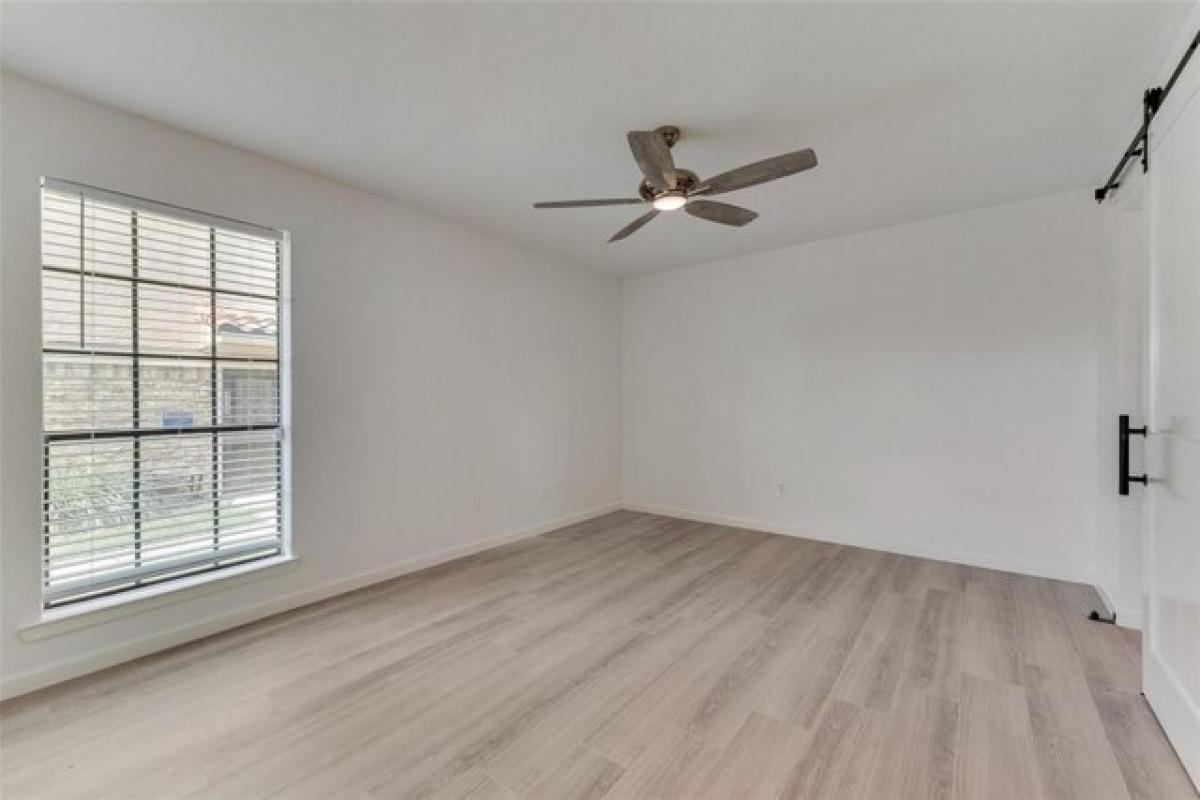 Picture of Home For Sale in Irving, Texas, United States